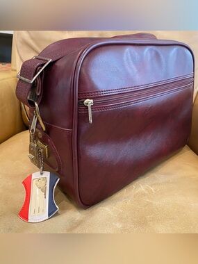 Vintage American Tourister burg. faux leather shoulder bag- 2x keys-luggage tag.